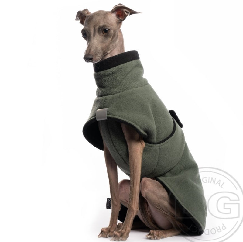 Windspiel, mit olivgrün-schwarzer Soft Fleece Jacke, von DG Dog Gear